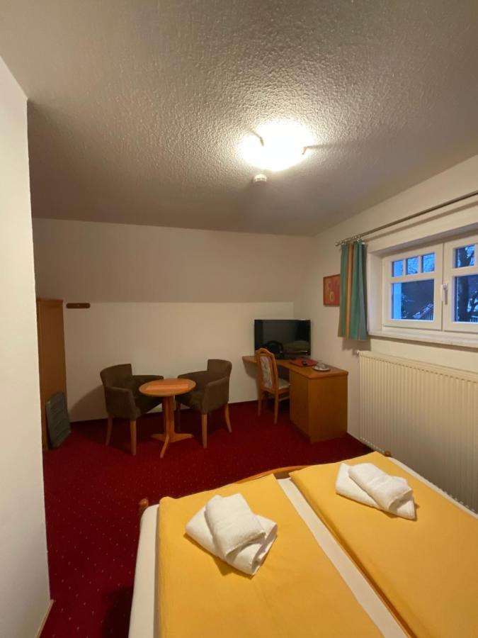 Gaststaette & Pension Waldschloesschen Оберхоф Екстериор снимка