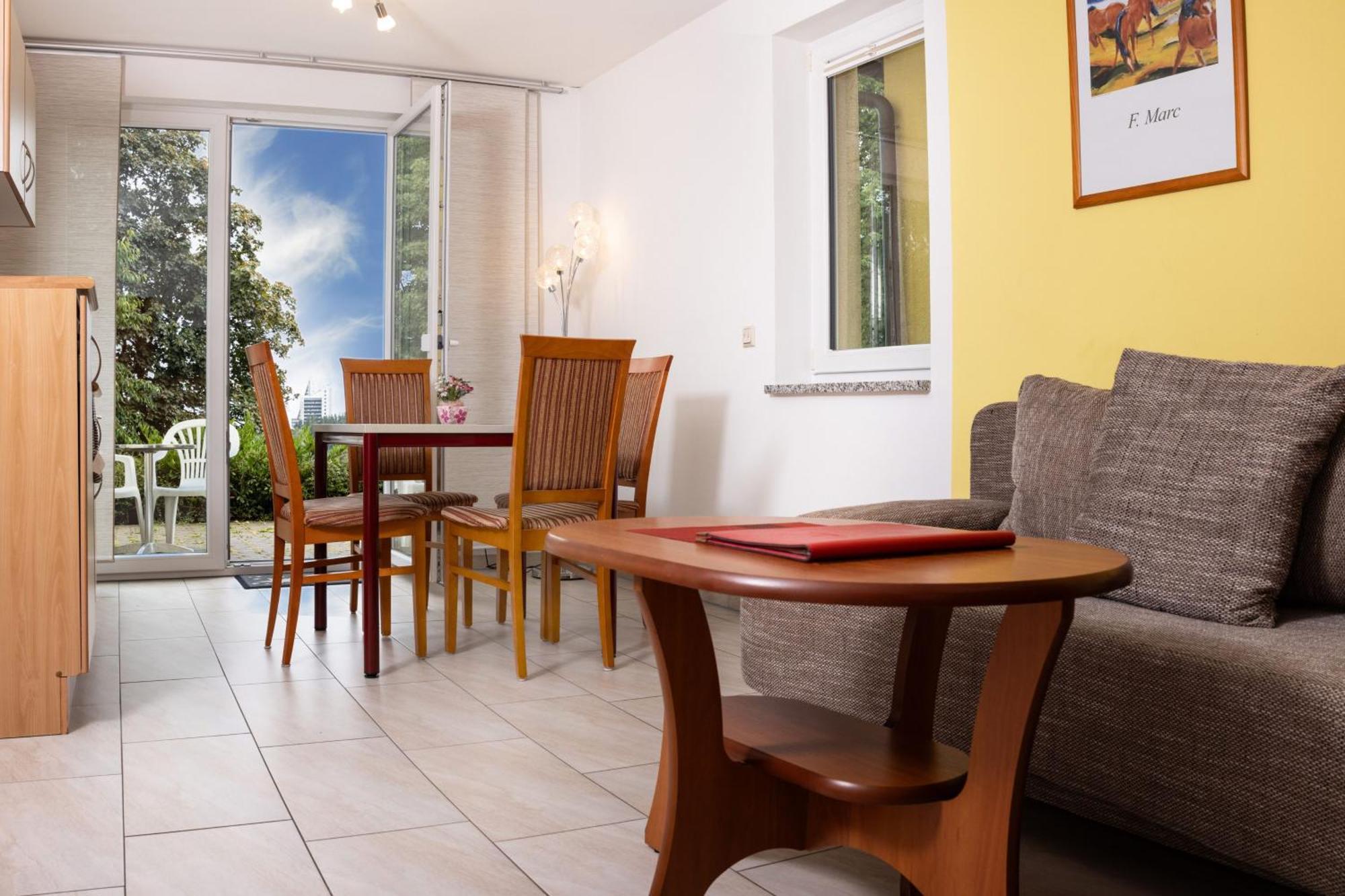 Gaststaette & Pension Waldschloesschen Оберхоф Екстериор снимка