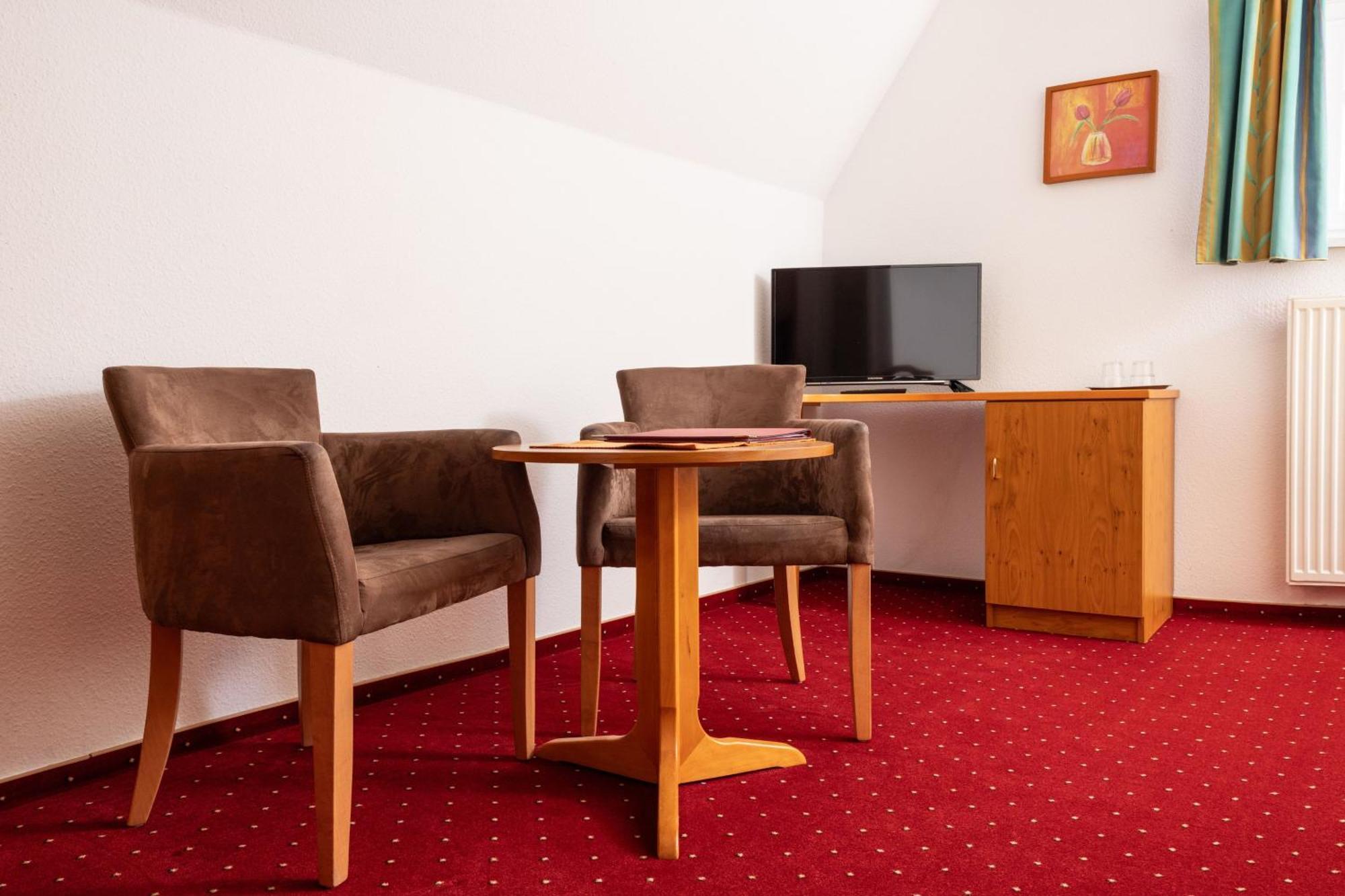 Gaststaette & Pension Waldschloesschen Оберхоф Екстериор снимка